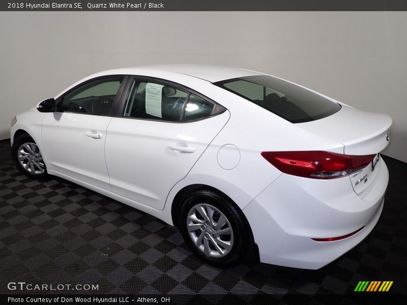 Quartz White Pearl / Black 2018 Hyundai Elantra SE