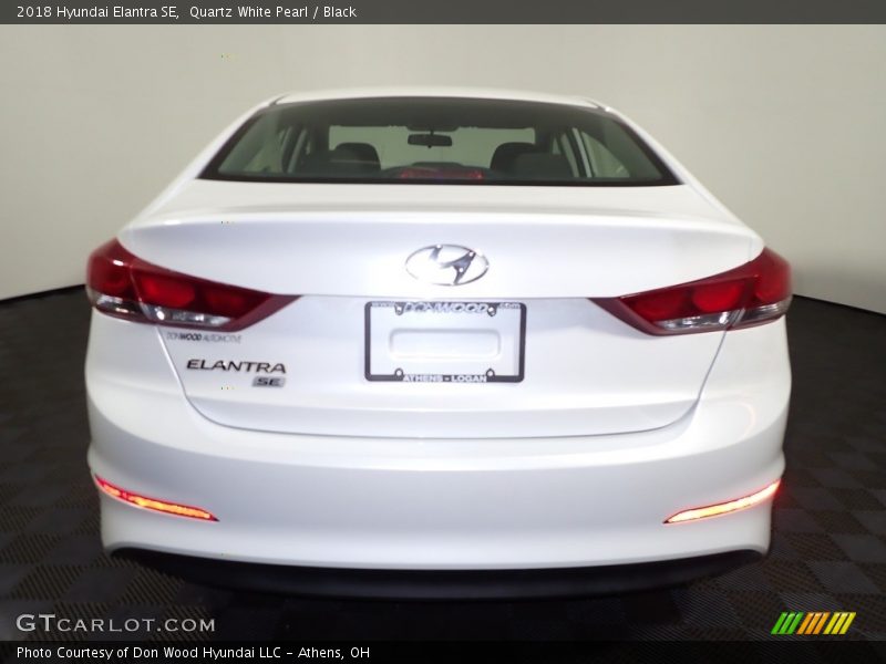 Quartz White Pearl / Black 2018 Hyundai Elantra SE