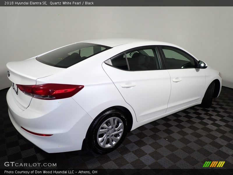 Quartz White Pearl / Black 2018 Hyundai Elantra SE