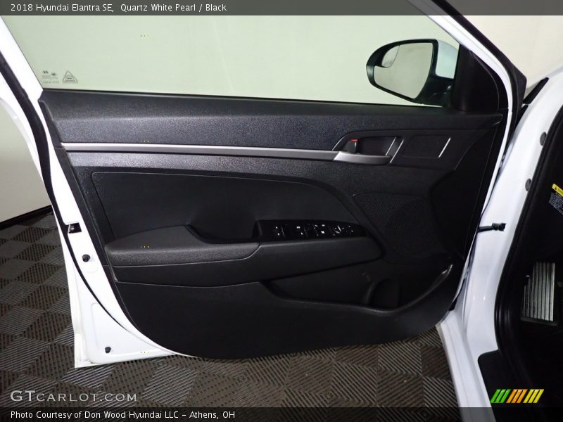Quartz White Pearl / Black 2018 Hyundai Elantra SE