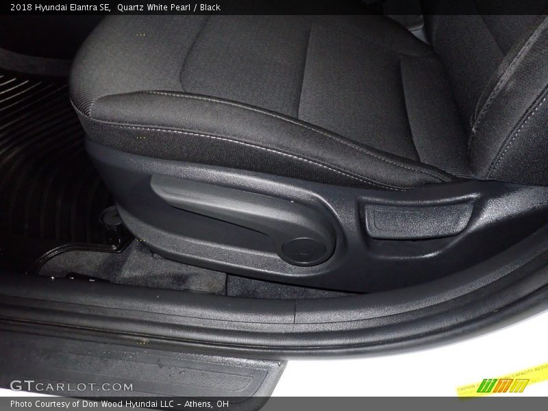 Quartz White Pearl / Black 2018 Hyundai Elantra SE