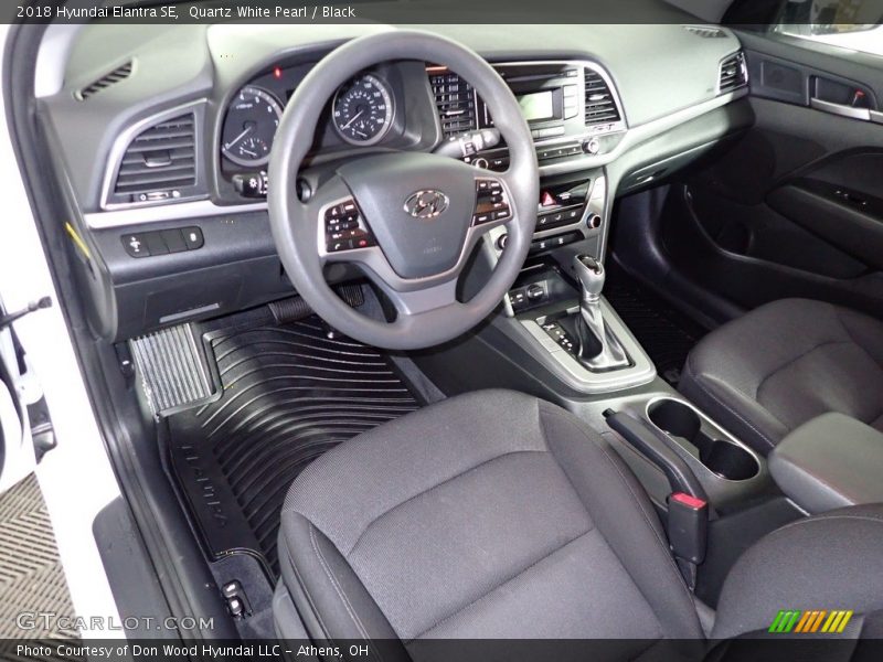 Quartz White Pearl / Black 2018 Hyundai Elantra SE