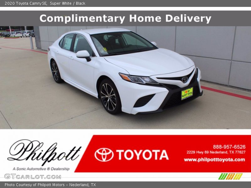 Super White / Black 2020 Toyota Camry SE