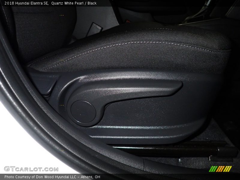 Quartz White Pearl / Black 2018 Hyundai Elantra SE