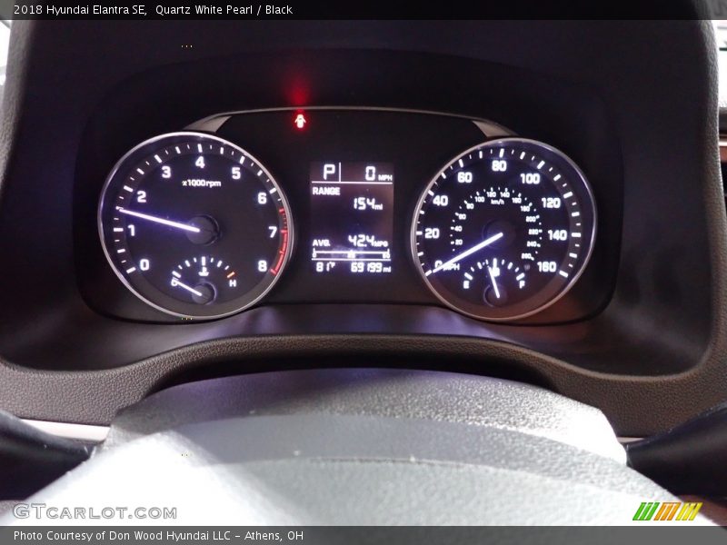 Quartz White Pearl / Black 2018 Hyundai Elantra SE