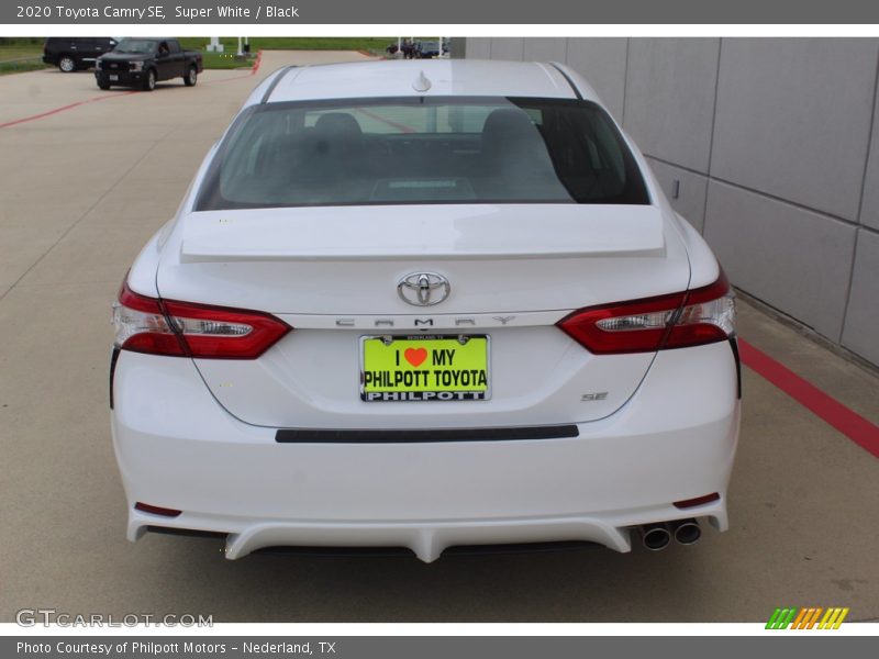 Super White / Black 2020 Toyota Camry SE