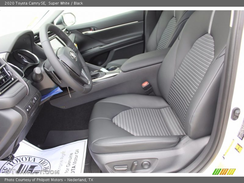 Super White / Black 2020 Toyota Camry SE