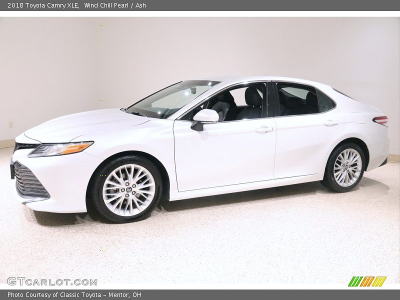Front 3/4 View of 2018 Camry XLE