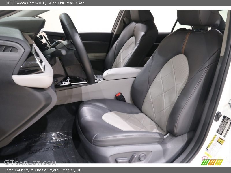 Wind Chill Pearl / Ash 2018 Toyota Camry XLE
