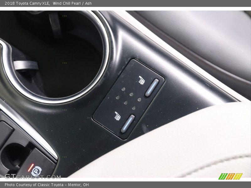 Wind Chill Pearl / Ash 2018 Toyota Camry XLE