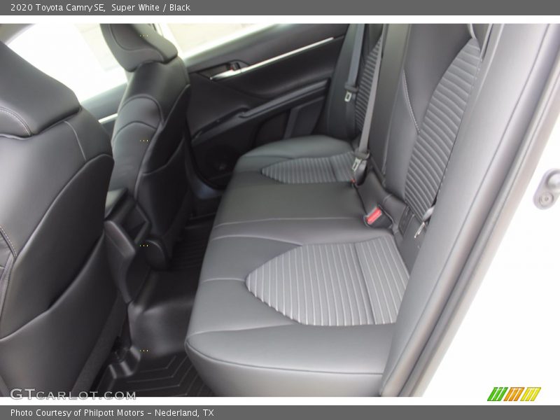 Super White / Black 2020 Toyota Camry SE