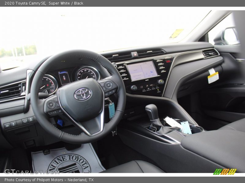 Super White / Black 2020 Toyota Camry SE