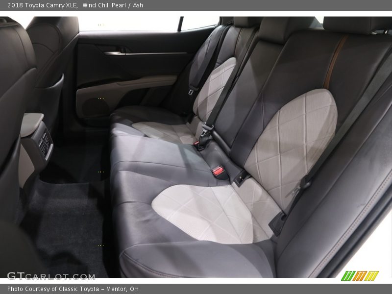 Wind Chill Pearl / Ash 2018 Toyota Camry XLE