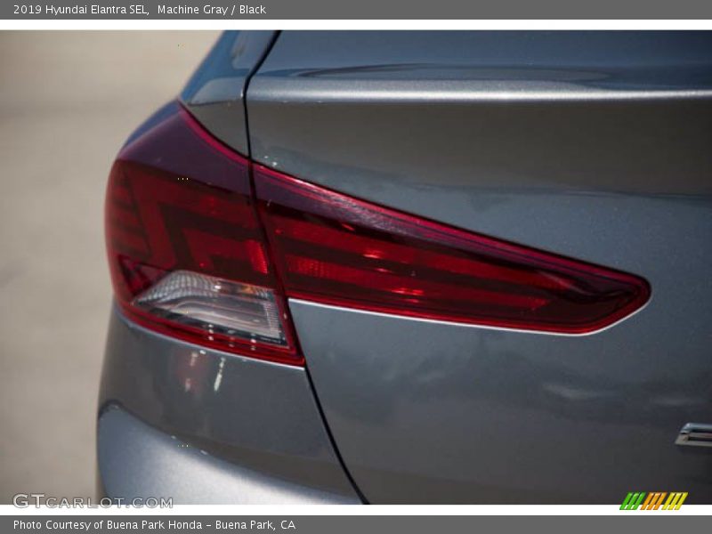 Machine Gray / Black 2019 Hyundai Elantra SEL