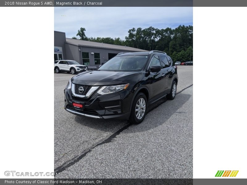 Magnetic Black / Charcoal 2018 Nissan Rogue S AWD