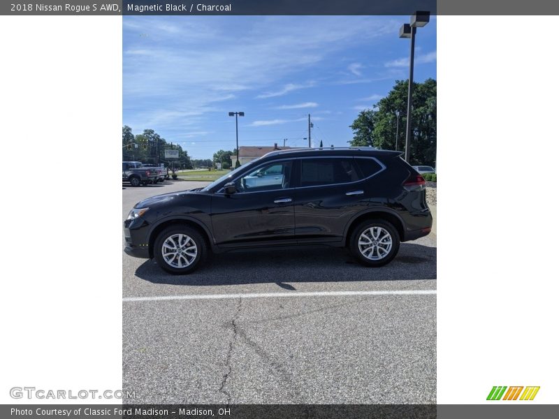 Magnetic Black / Charcoal 2018 Nissan Rogue S AWD