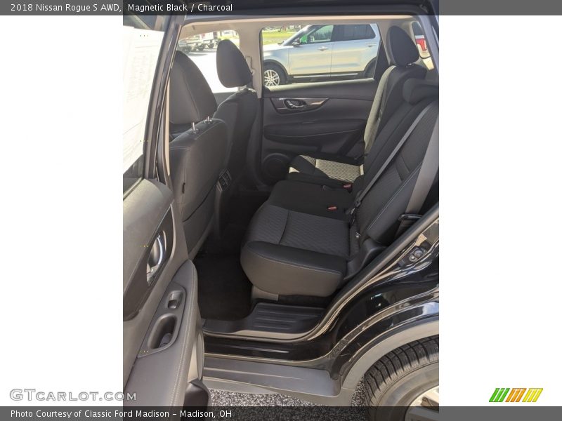 Magnetic Black / Charcoal 2018 Nissan Rogue S AWD