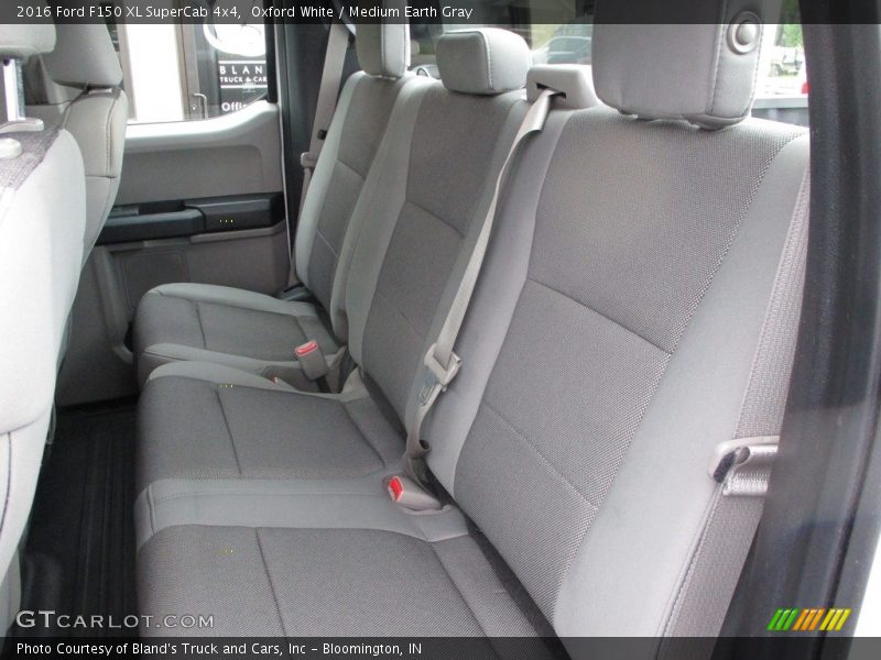 Oxford White / Medium Earth Gray 2016 Ford F150 XL SuperCab 4x4