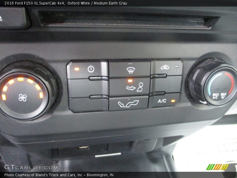 Oxford White / Medium Earth Gray 2016 Ford F150 XL SuperCab 4x4