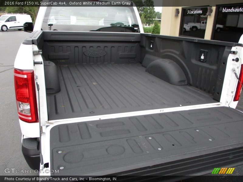 Oxford White / Medium Earth Gray 2016 Ford F150 XL SuperCab 4x4