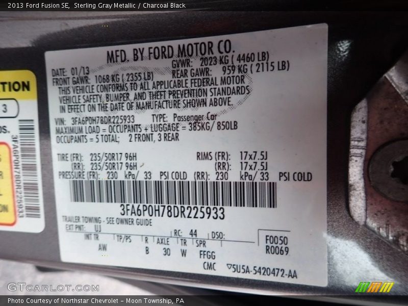 Sterling Gray Metallic / Charcoal Black 2013 Ford Fusion SE