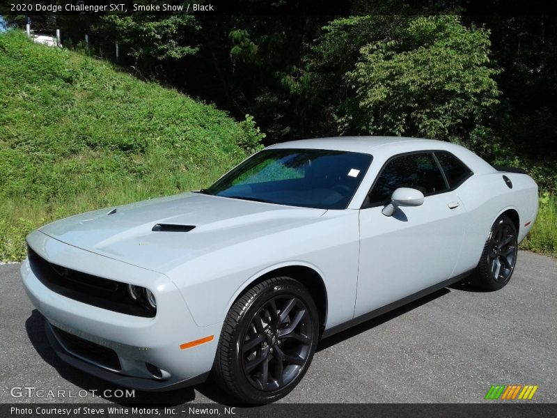 Front 3/4 View of 2020 Challenger SXT