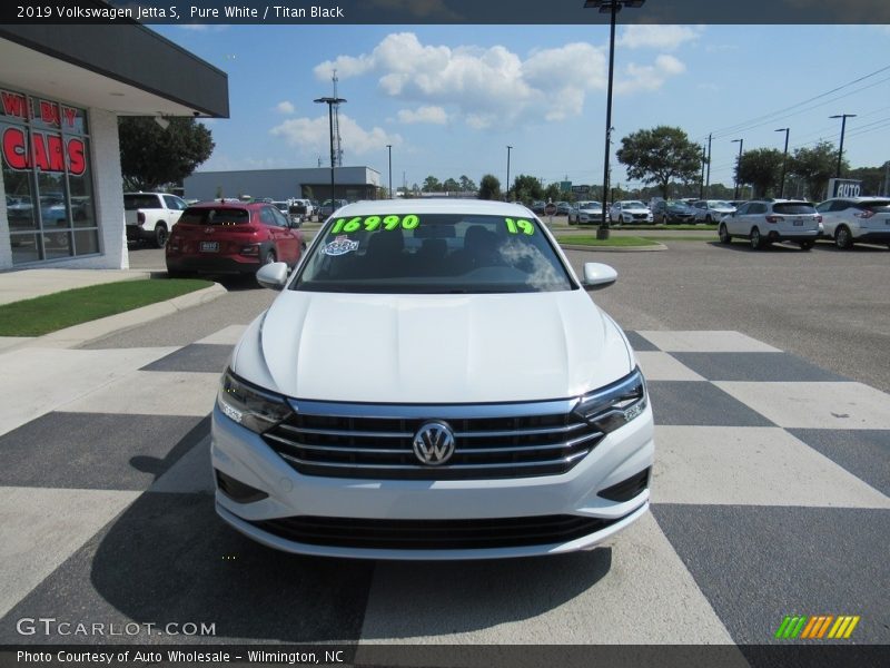 Pure White / Titan Black 2019 Volkswagen Jetta S