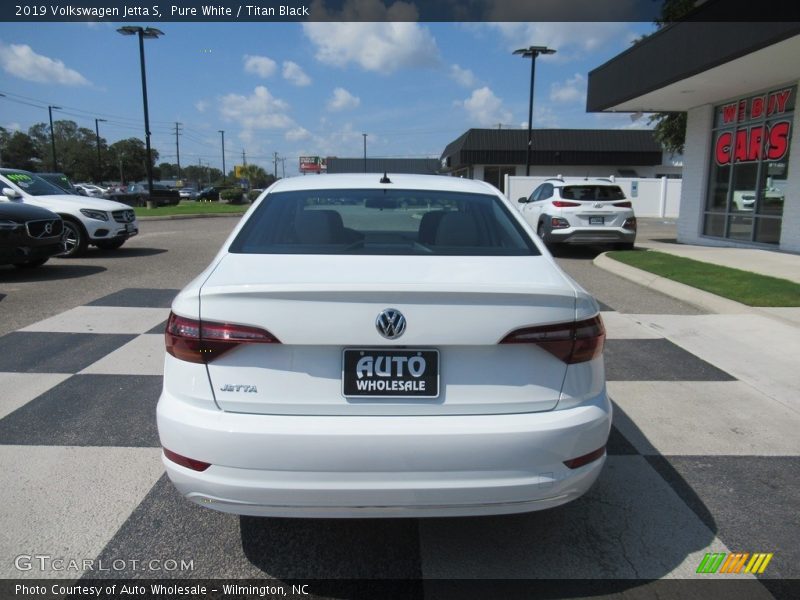 Pure White / Titan Black 2019 Volkswagen Jetta S