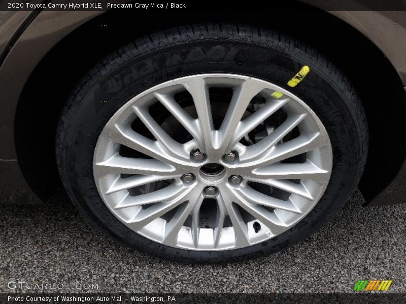 Predawn Gray Mica / Black 2020 Toyota Camry Hybrid XLE