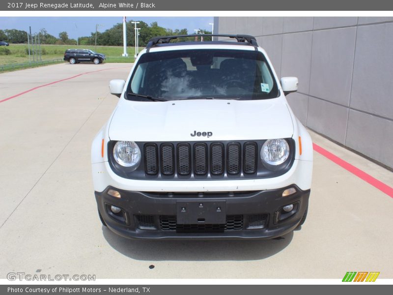 Alpine White / Black 2017 Jeep Renegade Latitude