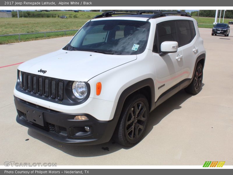 Alpine White / Black 2017 Jeep Renegade Latitude