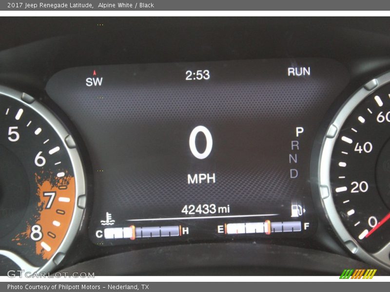 Alpine White / Black 2017 Jeep Renegade Latitude