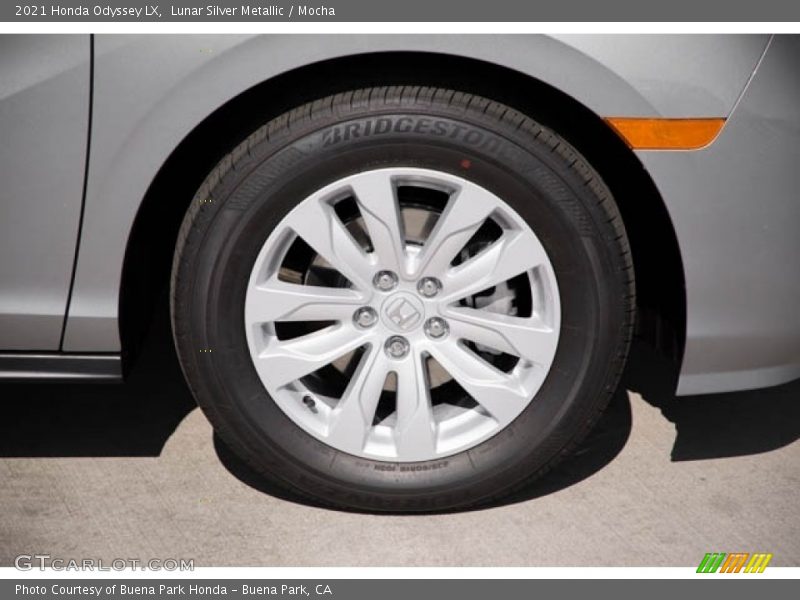 Lunar Silver Metallic / Mocha 2021 Honda Odyssey LX