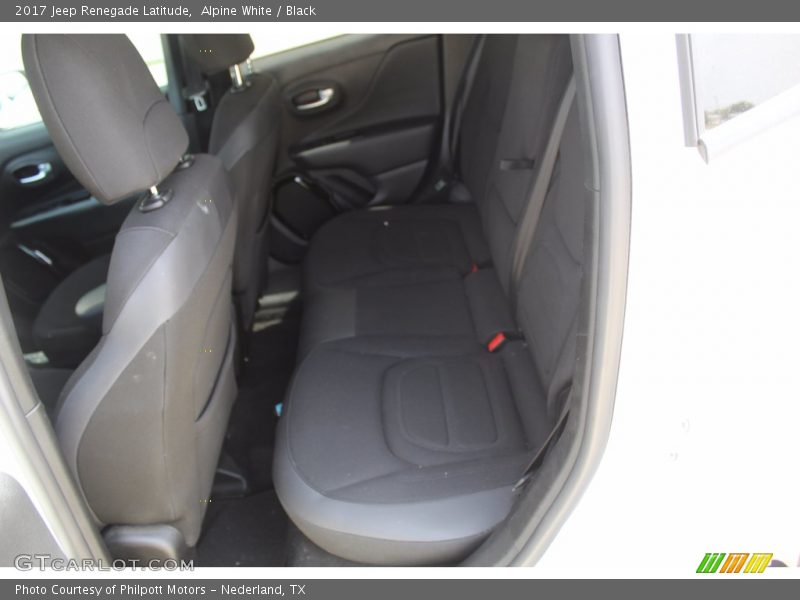 Alpine White / Black 2017 Jeep Renegade Latitude