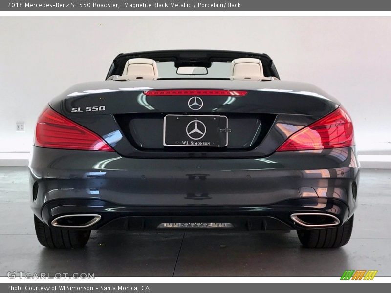 Magnetite Black Metallic / Porcelain/Black 2018 Mercedes-Benz SL 550 Roadster