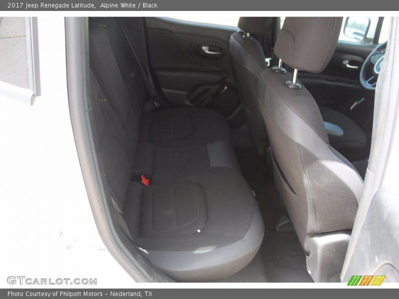 Alpine White / Black 2017 Jeep Renegade Latitude