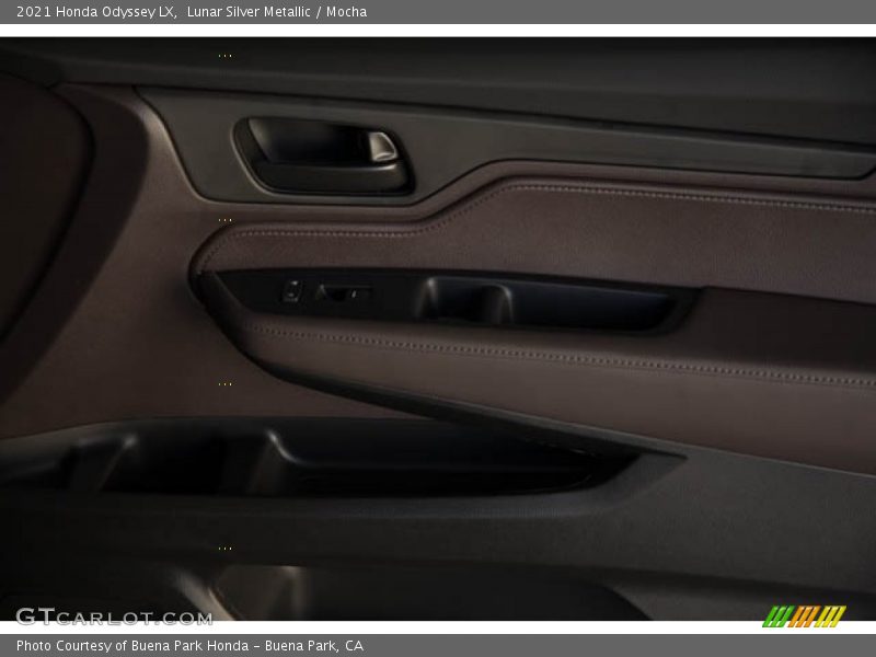 Lunar Silver Metallic / Mocha 2021 Honda Odyssey LX
