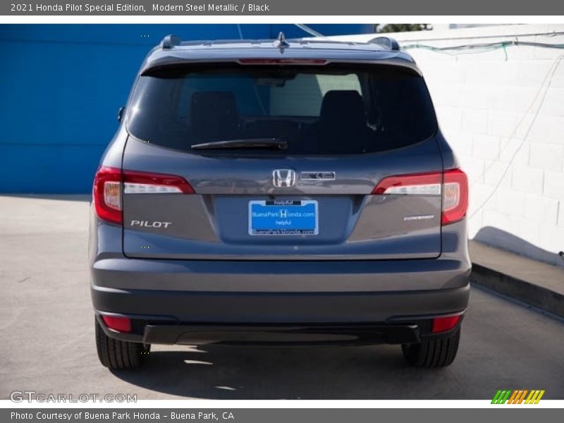 Modern Steel Metallic / Black 2021 Honda Pilot Special Edition