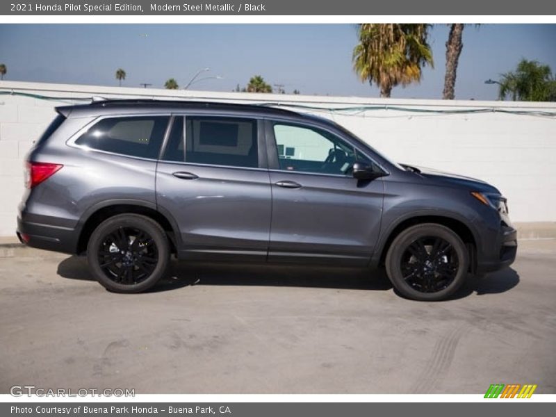 Modern Steel Metallic / Black 2021 Honda Pilot Special Edition