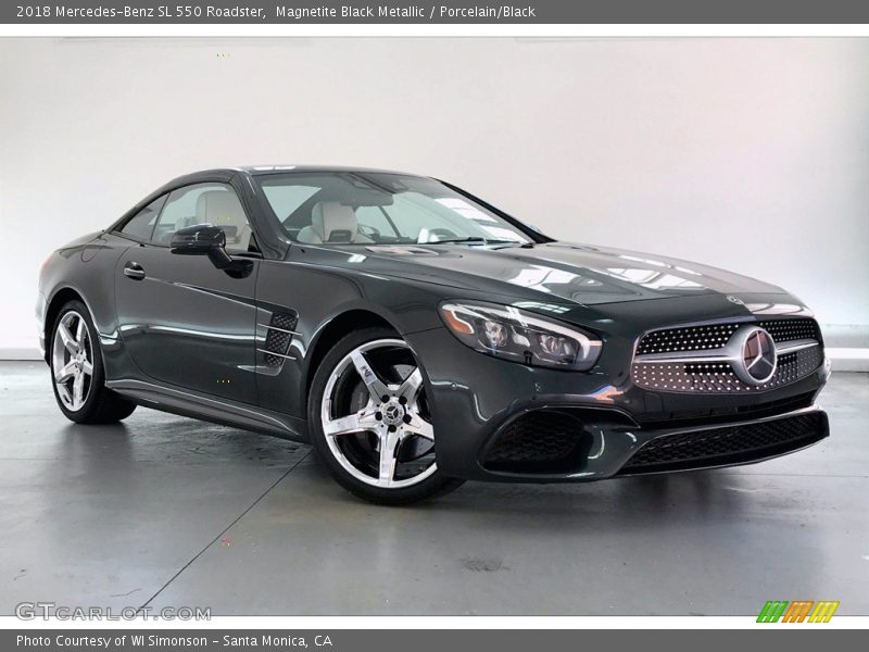 Front 3/4 View of 2018 SL 550 Roadster