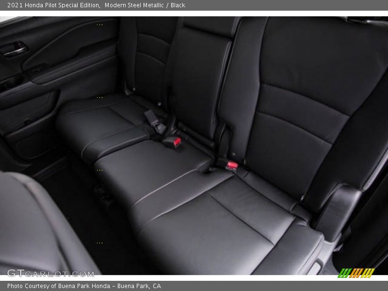 Modern Steel Metallic / Black 2021 Honda Pilot Special Edition