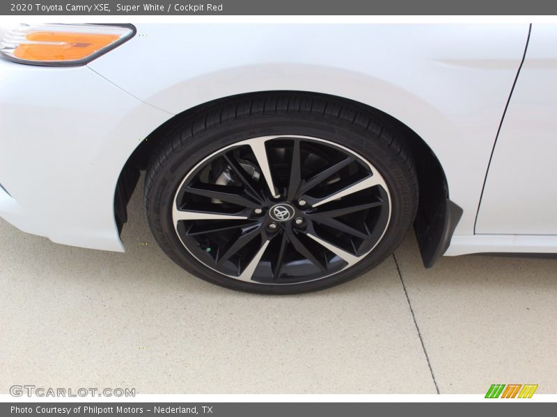 Super White / Cockpit Red 2020 Toyota Camry XSE