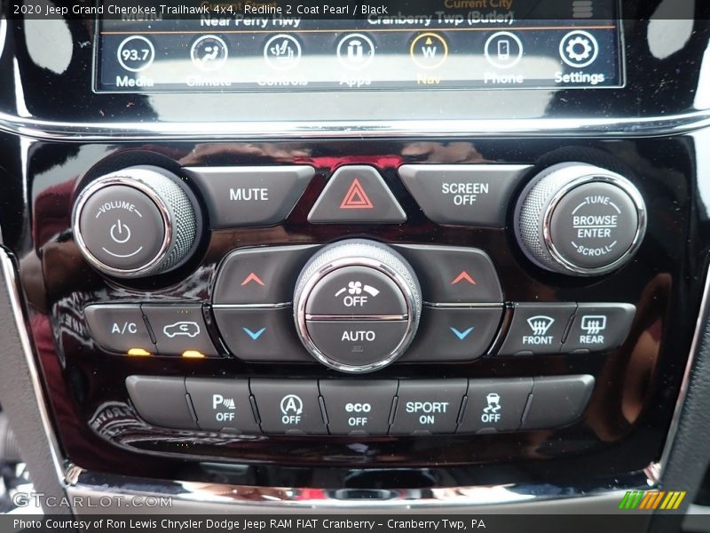 Controls of 2020 Grand Cherokee Trailhawk 4x4