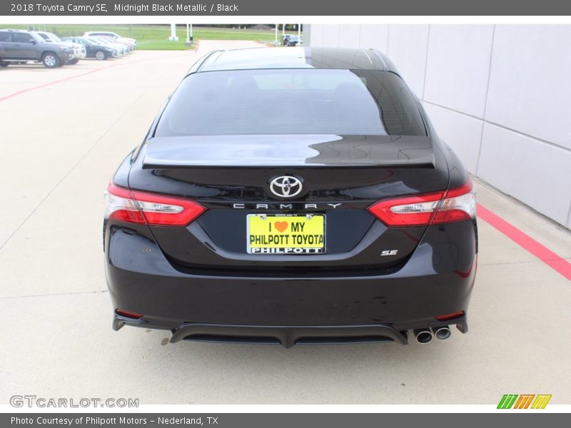 Midnight Black Metallic / Black 2018 Toyota Camry SE