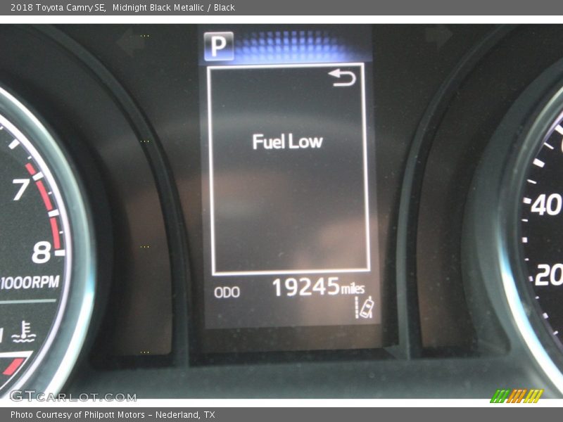 Midnight Black Metallic / Black 2018 Toyota Camry SE