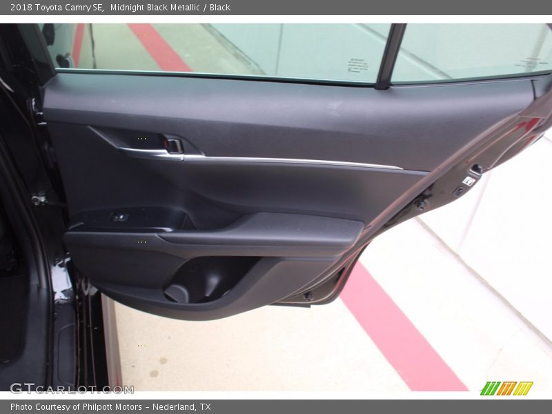 Midnight Black Metallic / Black 2018 Toyota Camry SE