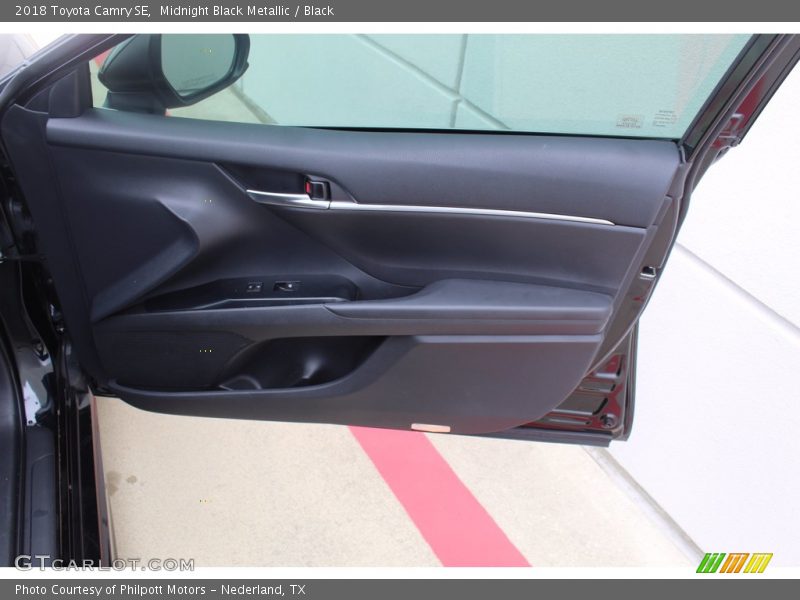 Midnight Black Metallic / Black 2018 Toyota Camry SE