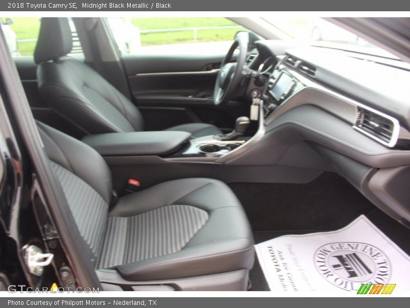 Midnight Black Metallic / Black 2018 Toyota Camry SE
