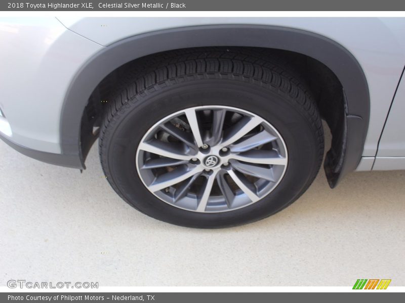 Celestial Silver Metallic / Black 2018 Toyota Highlander XLE