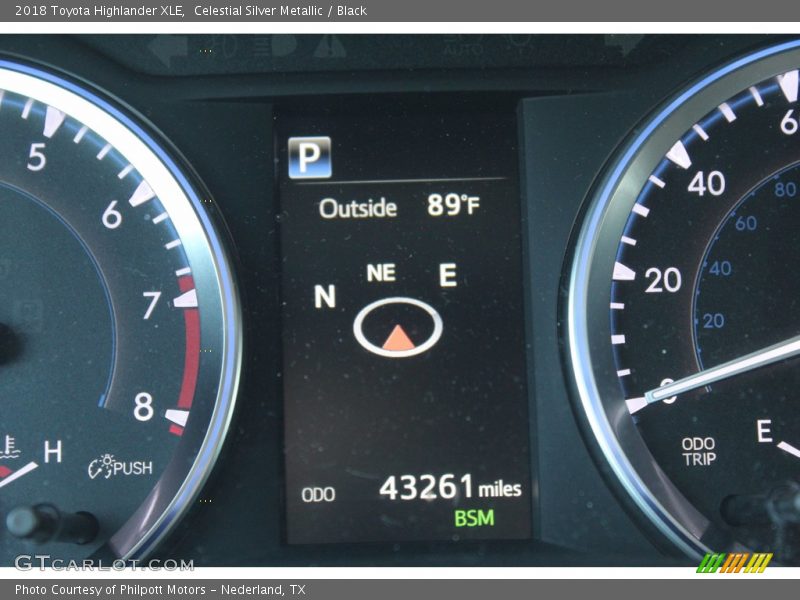 Celestial Silver Metallic / Black 2018 Toyota Highlander XLE